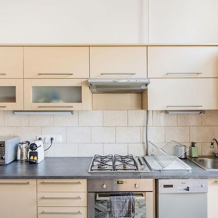 Apartamento Live Like A Local At The Rustic Hockey Hut Budapest Exterior foto